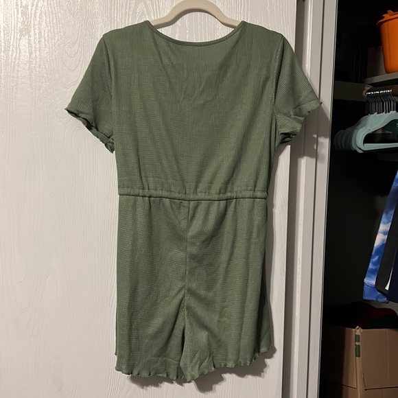 Light fabric romper - Picture 2 of 2